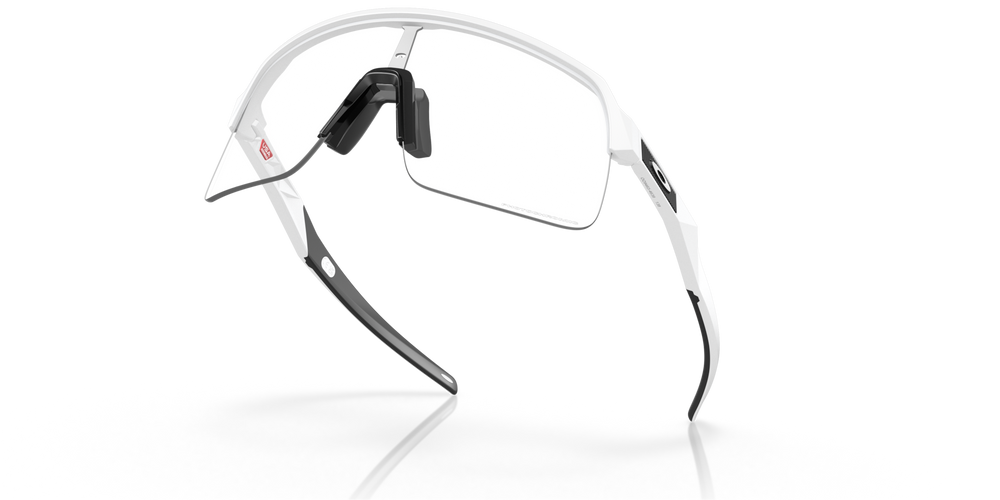 Oakley Okulary przeciwsłoneczne SUTRO LITE Matte White/Clear To Black Iridium Photochromic OO9463-46