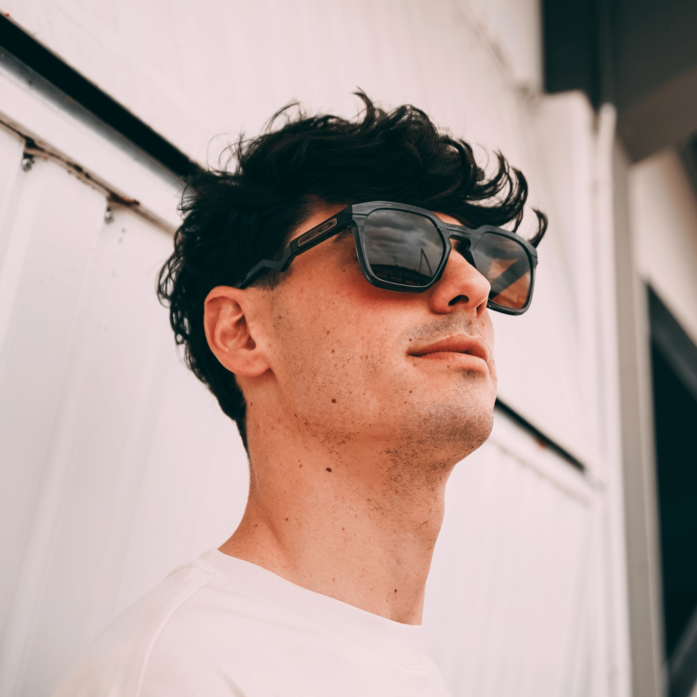 Oakley Okulary przeciwsłoneczne HSTN SQ MotoGP™ Collection Grey Smoke / Prizm Bronze OO9533-08