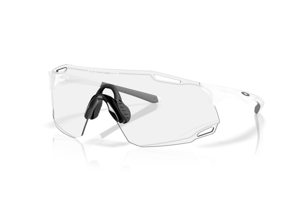Oakley Okulary przeciwsłoneczne CYBR DYNO Matte White / Clear To Black Iridium Photochromic OO9513D-01