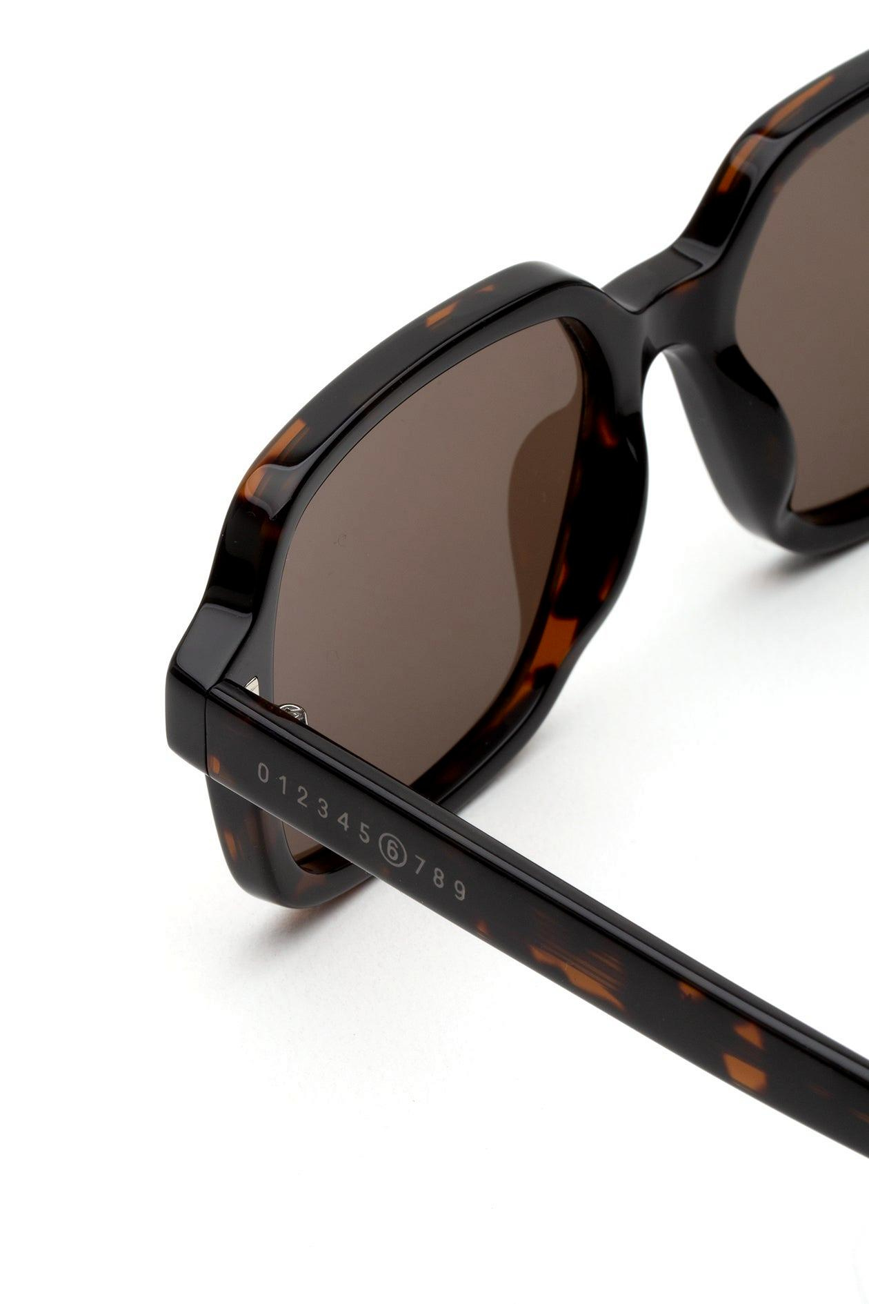 MM6 Maison Margiela Sunglasses LUNHYB-4-002