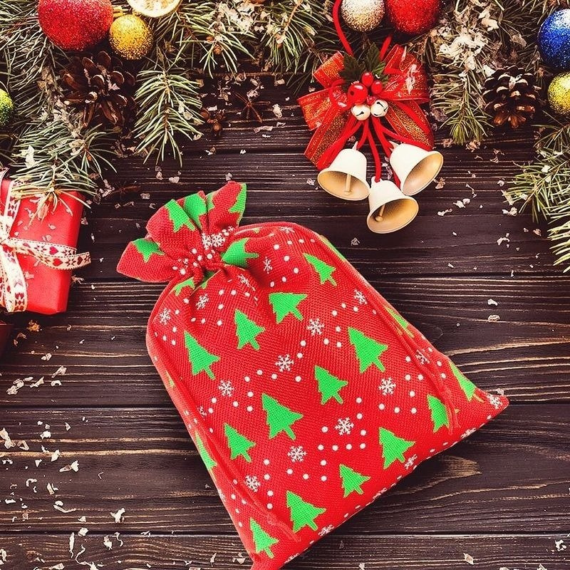 Jute gift bag with print (red / christmas tree)
