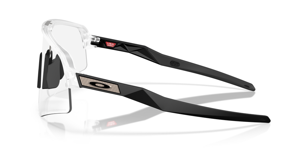Oakley Okulary przeciwsłoneczne SUTRO LITE SWEEP Matte Clear / Clear To Black Iridium Photochromic OO9465-39