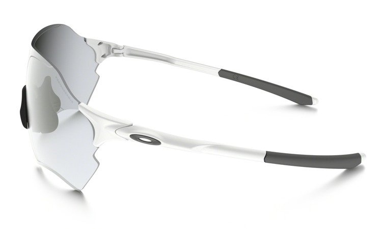 Oakley Sunglasses EVZERO RANGE Matte White / Clear Black Iridium Photochromic OO9327-08