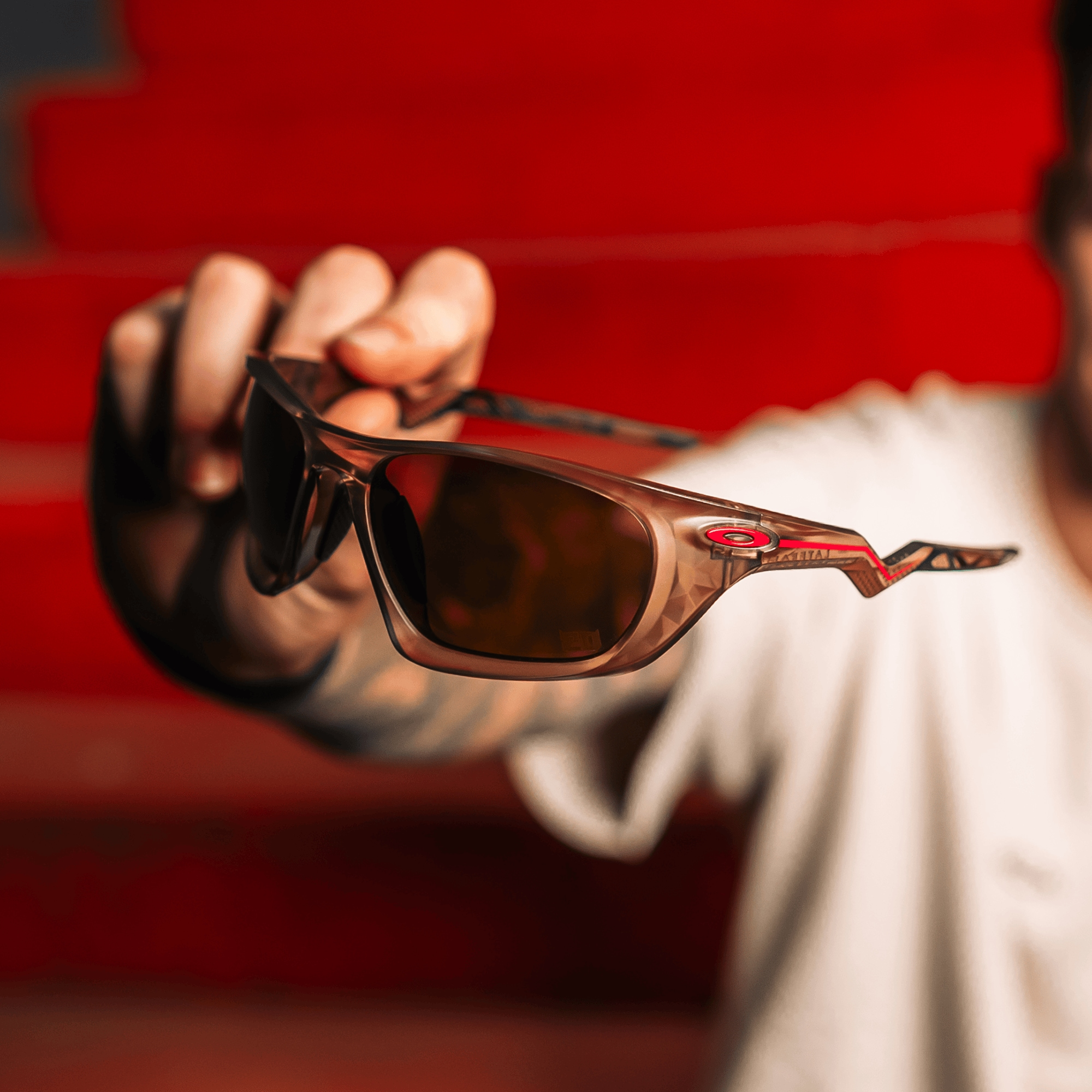 Oakley Okulary przeciwsłoneczne LATERALIS Fabio Quartararo Signature Series Matte Sepia / Prizm Tungsten OO9431-18